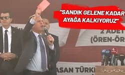 Özgür Özel bir kez daha kırmızı kartla 'erken seçim' çağrısı yaptı