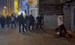 Taksim'de yine kavga! Tekmeler yumruklar havada uçuştu