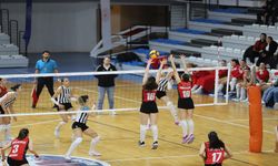 Turgutlu Belediyesi kadın voleybol takımı Denizli deplasmanında