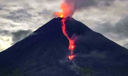 Semeru Yanardağı’nda patlama