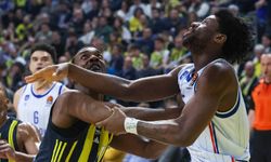 Sarı lacivertlilerden kötü gidişata son: Fenerbahçe Beko - Anadolu Efes: 84-76