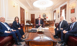 DEM Parti'den Bakan Tunç'a: Demokrasi ve adalet kelime oyunlarıyla sağlanamaz