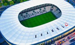 Beşiktaş’ta ‘billboard’ krizi! Stadyumun önüne astılar