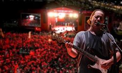 İzmir'deki konsere gittiler! Duman'dan ihraç edilen teğmenlere özel selam