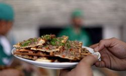 Etli ekmek mi, sakatat bombası mı? İstanbul’daki restoranda skandal!