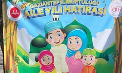 'Aile Yılı' afişine tepki! Kız çocuğa başörtü, erkek çocuğa takke taktılar