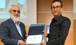 Milli Eğitim Müdürü'nden Nurettin Yıldız'a plaket! CHP'den Bakan Tekin'e zor soru