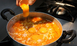 Soğanlı mı soğansız mı tartışmasına son! Menemen'in menemeni coğrafi tescil aldı