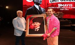 Bursa’da 19 Mayıs coşkusu ‘Mor ve Ötesi’ ile zirve yaptı