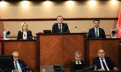 İBB Meclisi gergin başladı! "Erdoğan'a uygulanan hukuk neyse İmamoğlu'na da uygulayın"