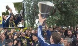 Şampiyon Fenerbahçe İstanbul'da! Kupa taraftarla buluştu