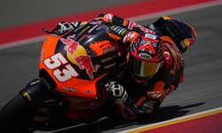 Türkiye’den MotoGP’deki tarihi zafer! Deniz Öncü 0.003 saniyeyle kazandı