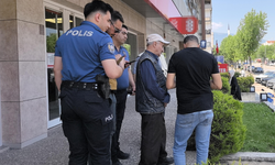 Banka görevlisi 65 yaşındaki Fikrettin amcayı dolandırılmaktan son anda kurtardı!