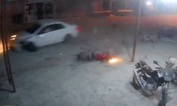 İki motosikletliye çarpıp hiçbir şey olmamış gibi yoluna devam etti