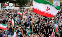 İran'da miting alanında patlama