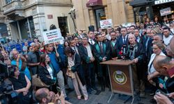 İstanbul Barosu'na yürümek isteyen avukatlara polis engeli