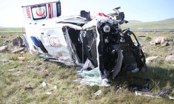 Ambulans şarampole devrildi! 4 sağlıkçı yaralandı