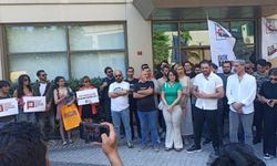 İş bırakan KRT çalışanları kanalın önünde taleplerini sıraladı