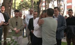 Cenazesinde protesto edilmişti! Şehidin babası Özel'i alnından öptü