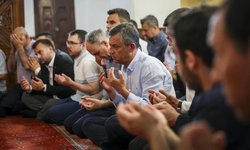 Özgür Özel, Ferdi Zeyrek için düzenlenen mevlit programına katıldı