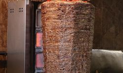 Bu restoranın kapısından bile geçmeyin! Et döner diye bakın ne yedirmişler