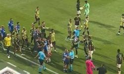 Fenerbahçe'nin hazırlık maçında saha karıştı