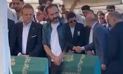 Cenazede soğuk rüzgarlar! Bilal Erdoğan Egemen Bağış'ın elini sıkmadı