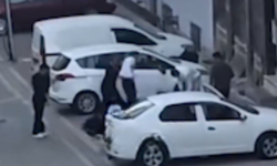 Hastaneye giden babaya çocuklarının gözünün önünde saldırı!