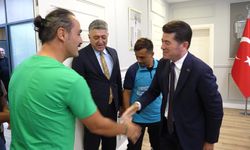 Ortahisar Belediye Başkanı Kaya, örnek davranış sergileyen personele teşekkür belgesi verdi