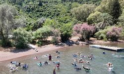 Başkan Çavuşoğlu’nun söz verdi, yüzme öğrenen kadınlar denizle tanıştı