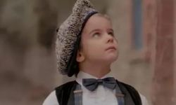 Arnavut Kaldırımı klibindeki sevimli çocuk büyüdü! Son hali gündem oldu