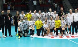 Bursa Büyükşehir Hentbol Takımı finalde