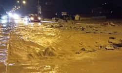 Konya'da sağanak kabusu! Köprü çöktü, evleri su bastı