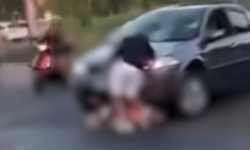 Çarptığı kadını ezerek kaçmaya çalıştı