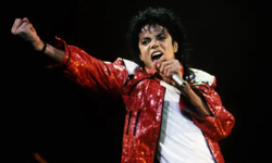 Michael Jackson'ın konserde giydiği parlak çorap rekor fiyata satıldı