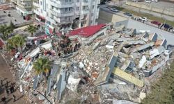 Depremde yıkılan Ezgi Apartmanı'nın firari sanıkların yasa dışı yollarla yurt dışına çıktı