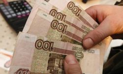 Rusya, şirketlerin döviz satma zorunluluğunu kaldırdı