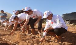 Başkan Yetişkin özel bireylerle tohumları toprakla buluşturdu