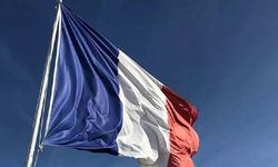 Fransa'da hükümet düştü!