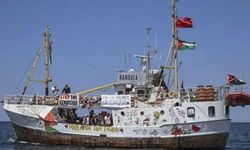 İsrail şimdi de Özgürlük Filosu'na saldırdı! Askeri personel gemilere çıktı