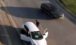 Kendisini durduran polise sopayla saldırdı!