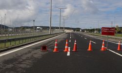 TIR'la çarpışan otomobildeki anne ve kızı öldü, baba ağır yaralı