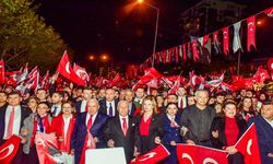 Bursa tek yürek, yaşasın Cumhuriyet