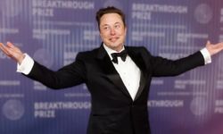 Elon Musk servetiyle tarihe geçti! Dünyanın ilk dolar trilyoneri olma yolunda