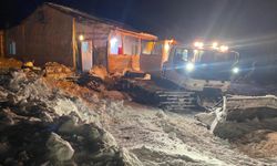 Hudut Kartalları, hasta kadını paletli araçla ambulansa nakletti