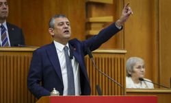 CHP Genel Başkanı Özel'den Yunan gazeteciye Trikopisli cevap