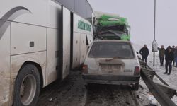 Erzurum'da zincirleme kaza: 20 yaralı