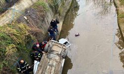 Giresun'da araç dereye uçtu: 3 ölü, 2 yaralı