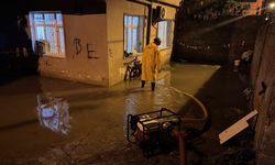 Adana'da sağanak hayatı olumsuz etkiledi