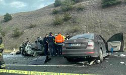 Ankara'da iki otomobil çarpıştı: 5 ölü